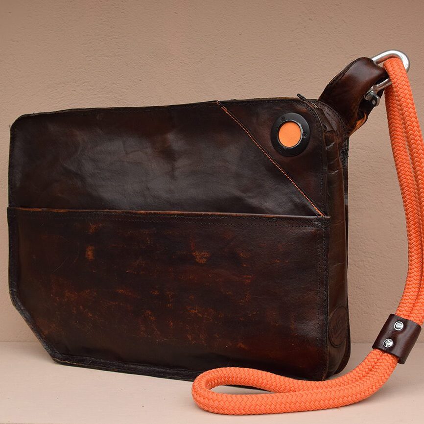 LAPTOPTAS_Handgepoetst-voor https://www.friendbag.nl/wp-content/uploads/2023/03/cropped-LAPTOPTAS_Handgepoetst-voor-1.jpg